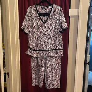 Vera Wang Black, White & Pink Floral Short Sleeve Pajama Set -Like New- Size L